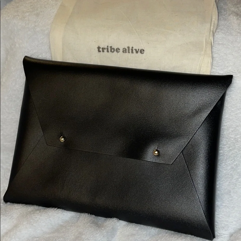 Tribe Alive Black Simple Envelope Clutch - DustBag